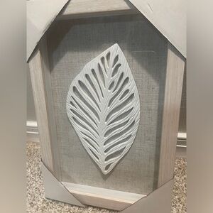 NWOT Cream Leaf Wall Art Decor